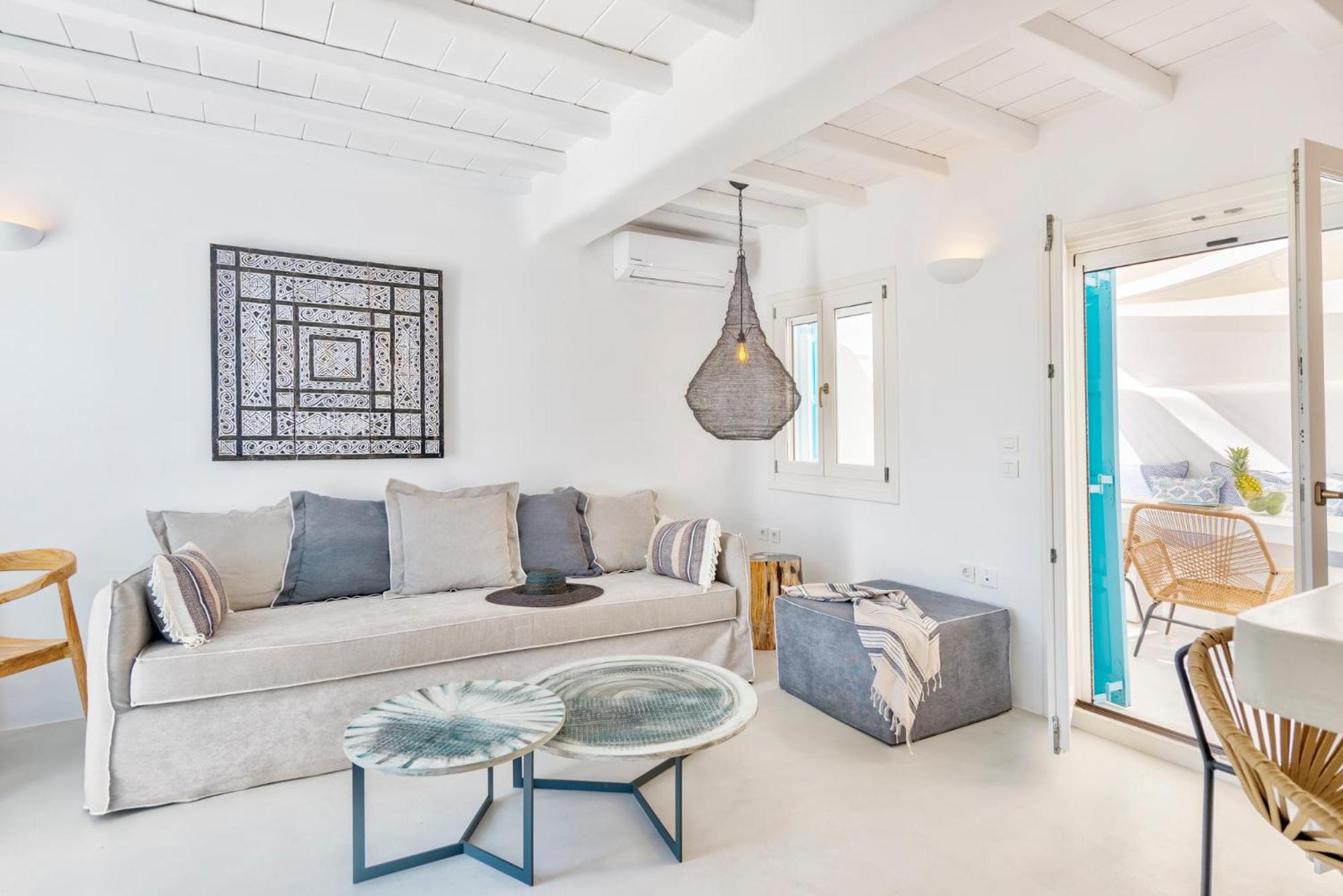 Mykonian Mews Luxury Suites プサロウ エクステリア 写真