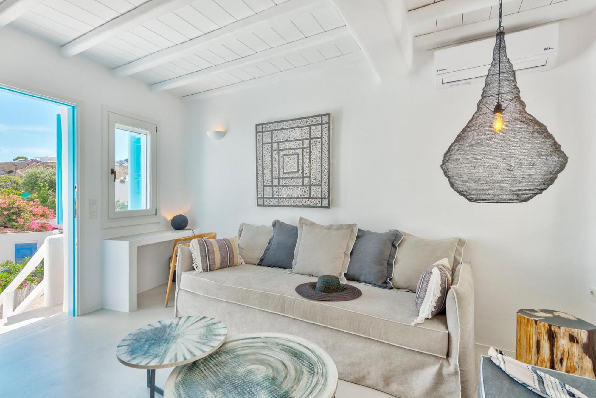 Mykonian Mews Luxury Suites プサロウ エクステリア 写真