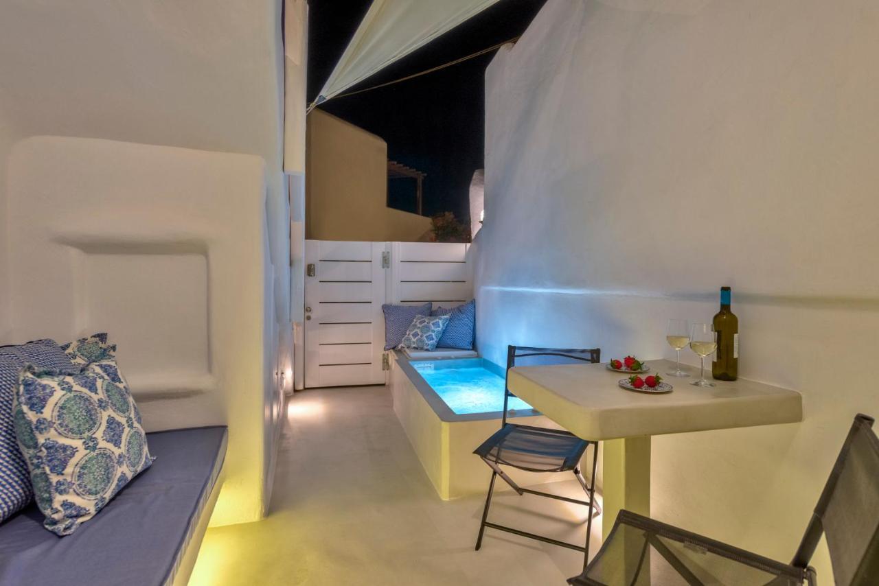 Mykonian Mews Luxury Suites プサロウ エクステリア 写真